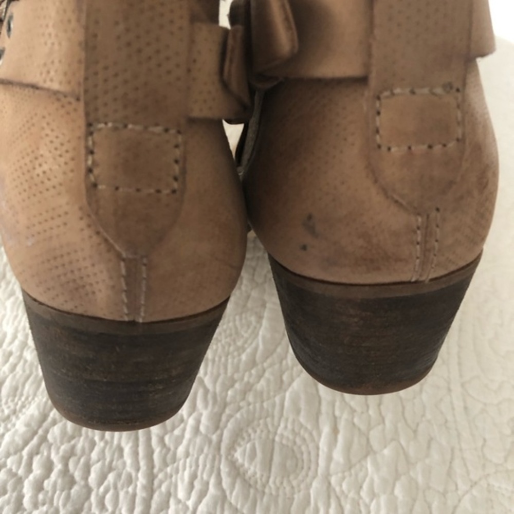 Dolce Vita tan leather western Ankle Booties size 6.5 - Picture 7 of 9